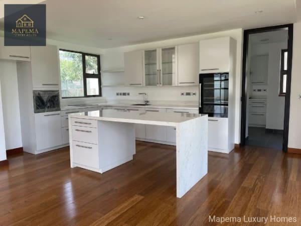 🏡 Luxury 5-Bedroom Villa for Rent in Karen