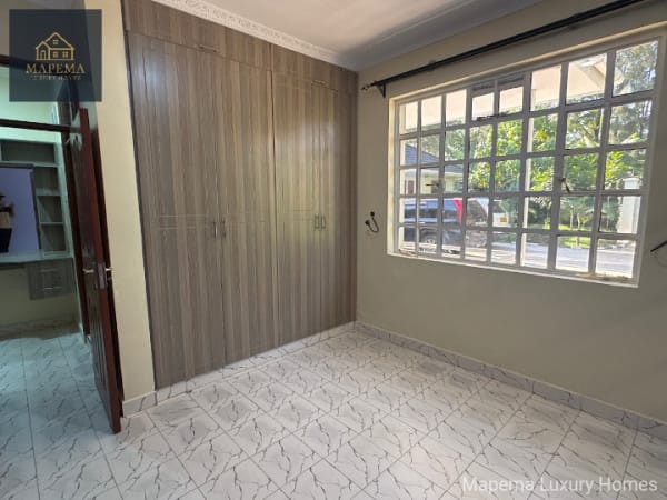 FOR RENT – 3 BEDROOM HOUSE IN KAREN HARDY