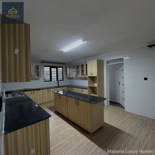 4 bedroom house for rent in Karen magadi road