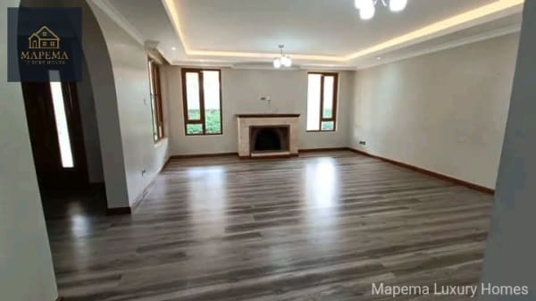 5-Bedroom House with 2 DSQs to Let – Bogani, Karen