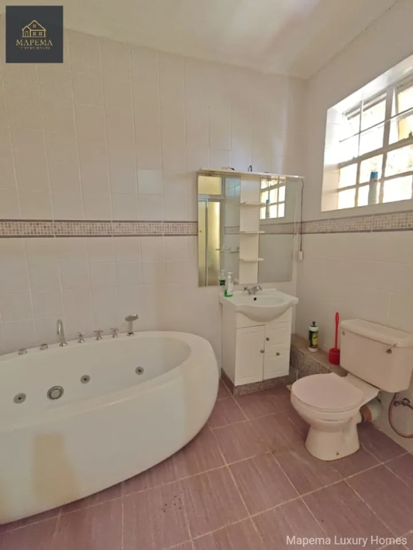 🏡 Elegant 4-Bedroom Villa for Sale in Karen – Fana Road — photograph 4