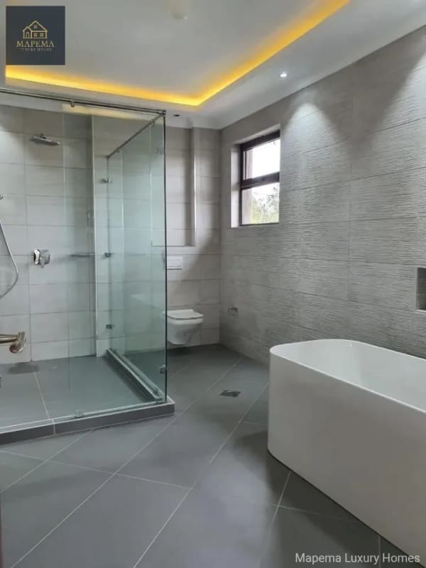 🏡 Elegant 5-Bedroom All En-Suite Townhouse for Sale in Karen — photograph 3