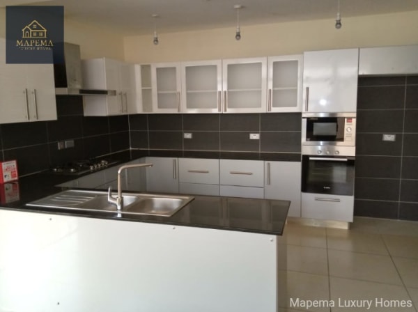 House for Sale in Karen – Elegant 4-Bedroom Villa with DSQ — photograph 5