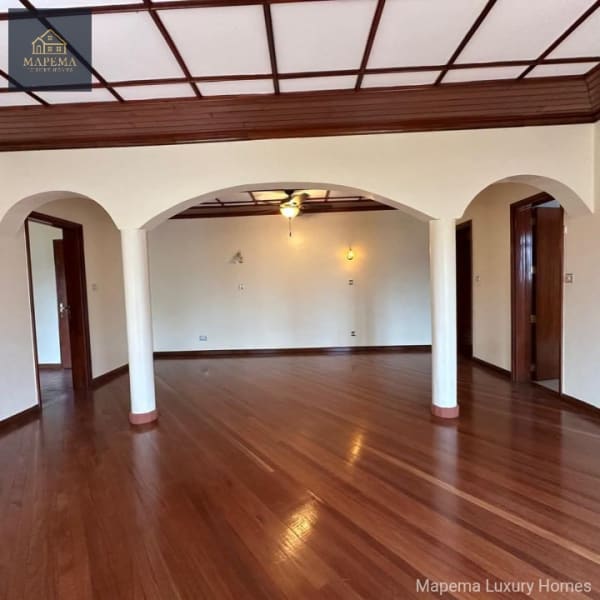 6 Bedroom House for Sale in Karen marula lane — photograph 4