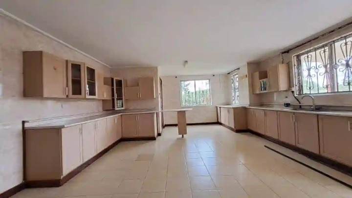 5 bedroom house for rent in nyari-400k