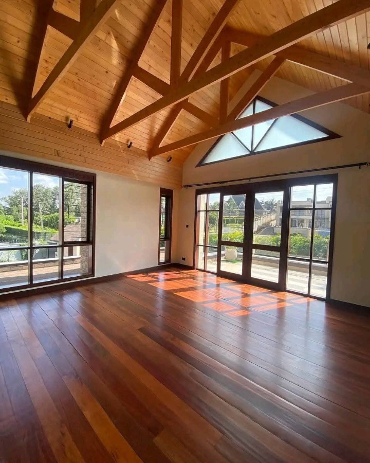 4 bedroom house for sale in Runda mumwe-350m