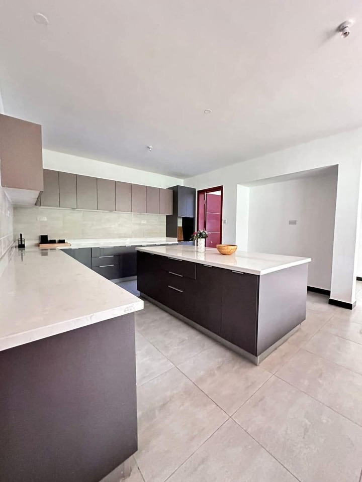 5 bedroom house for sale in Karen Ololua -99m
