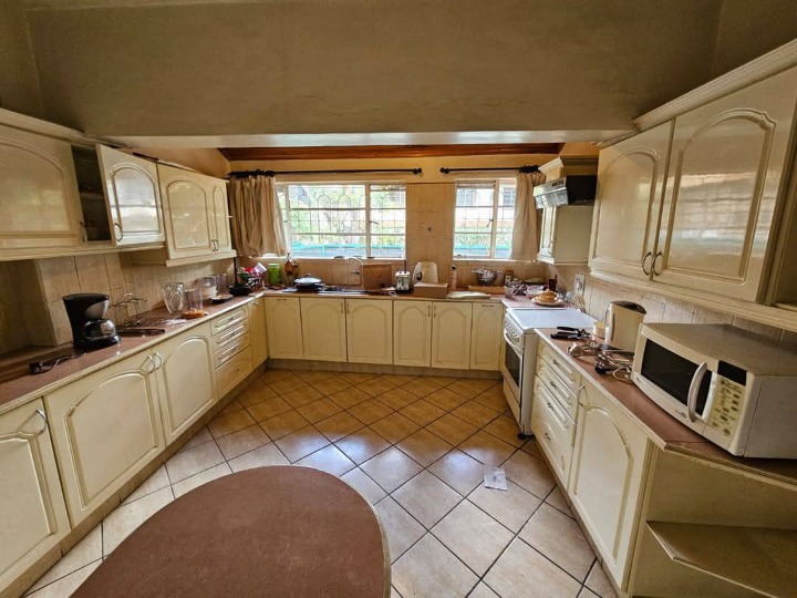 2 bedroom house for rent in Hurlingham -105k