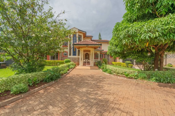 5 bedroom house for sale in Runda -130m