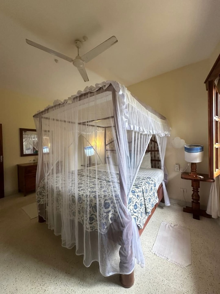 Fully furnished 2 bedroom  villa with private beach  Access  malindi