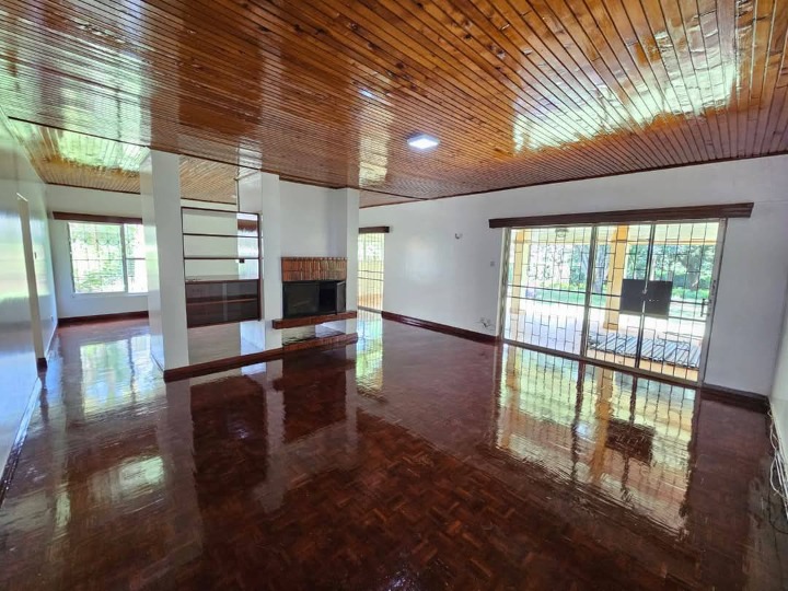4 bedroom house for rent in Runda -300k