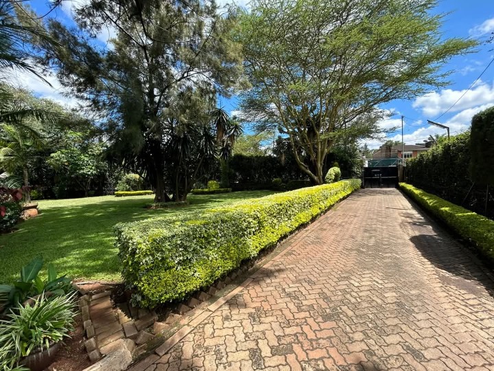 0.45 acres for sale in mucai drive off Ngong road-180m