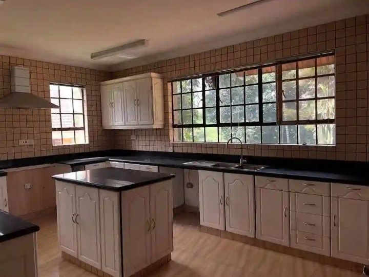 4 bedroom house for rent in Runda -$40000