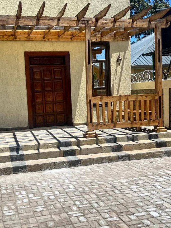 4 bedroom house for sale in Nakuru -ngata
