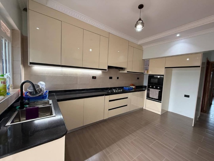 3 bedroom house for rent in Nakuru mzee wanyama -50k