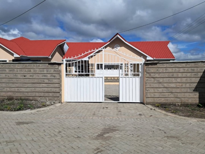 3 bedroom house for sale in Kitengela -7.8m