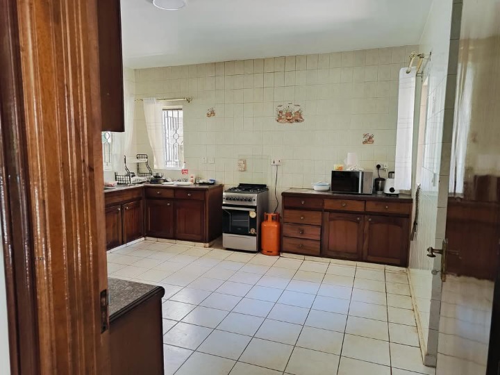 4 bedroom townhouse for sale in spring valley -42m