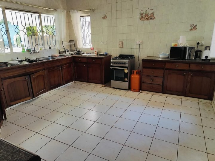 4 bedroom townhouse for sale in spring valley -42m