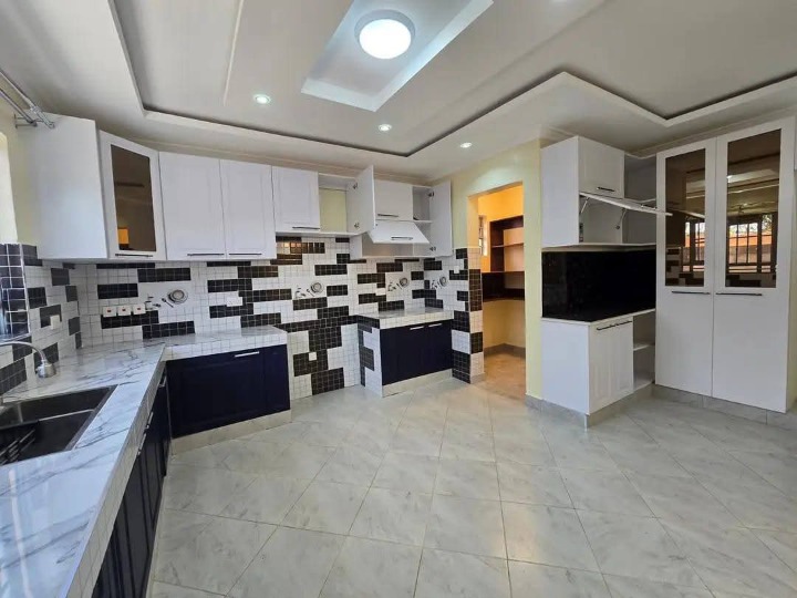 3 bedroom house for sale in Ruiru mugutha-11m