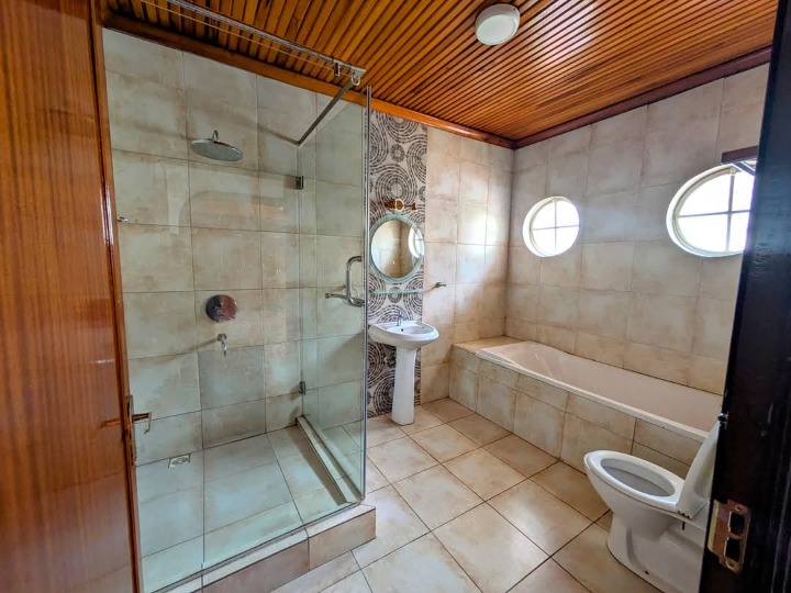 Newly Renovated 4-Bedroom All En-suite Townhouse for Rent – Brookside Drive, Westlands