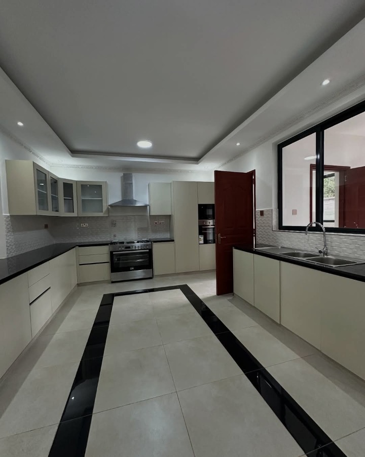 4 bedroom house for rent in Lavington -400k