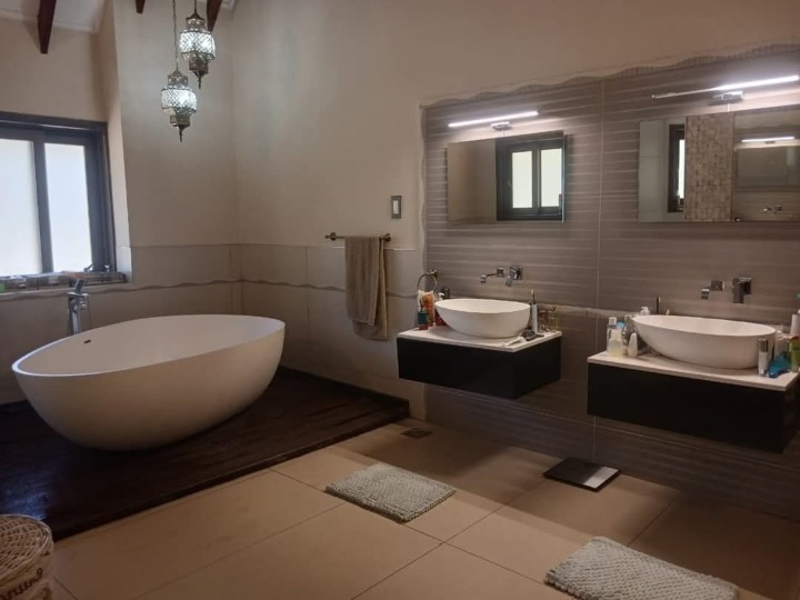 5 bedroom house villa for sale in lower Kabete 