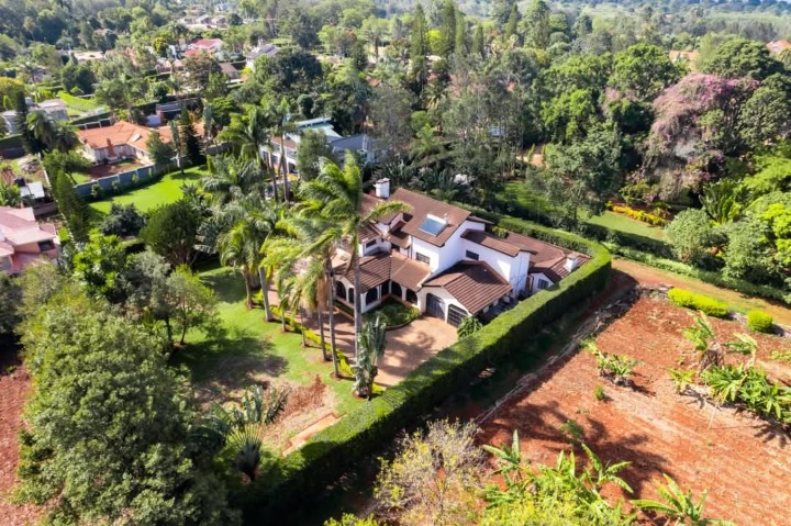 House for sale at Muthithi road 