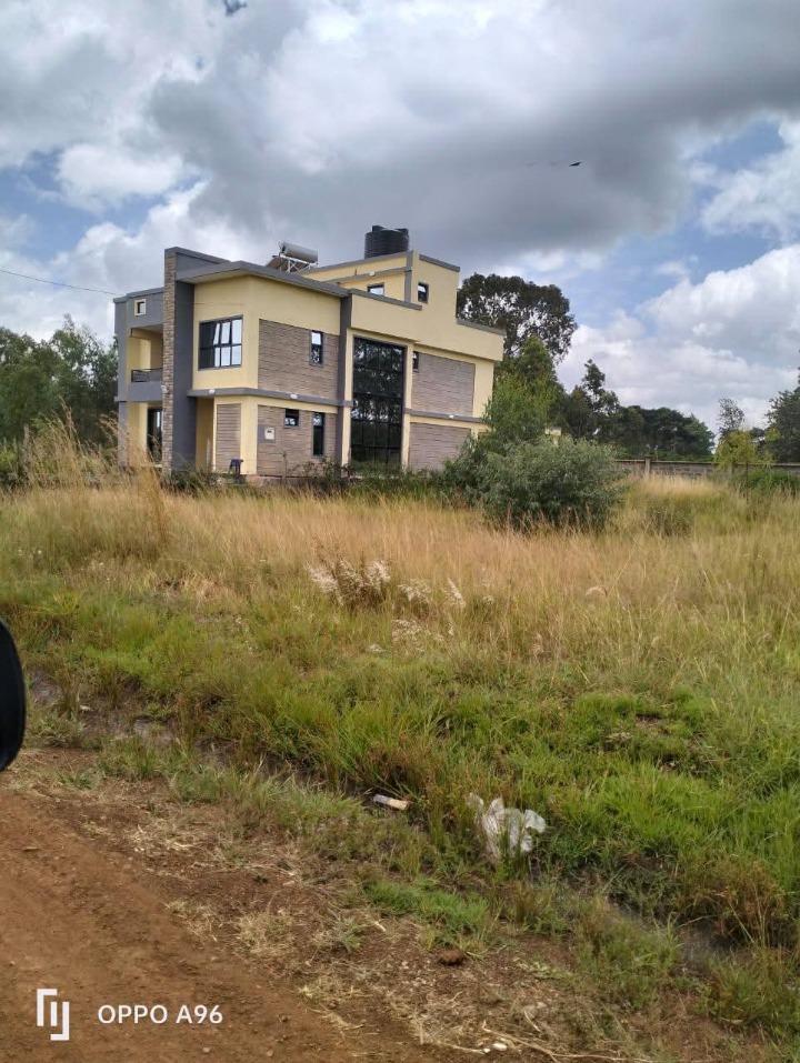 1/8 acre plot for sale in kamakis Ruiru -2.2m