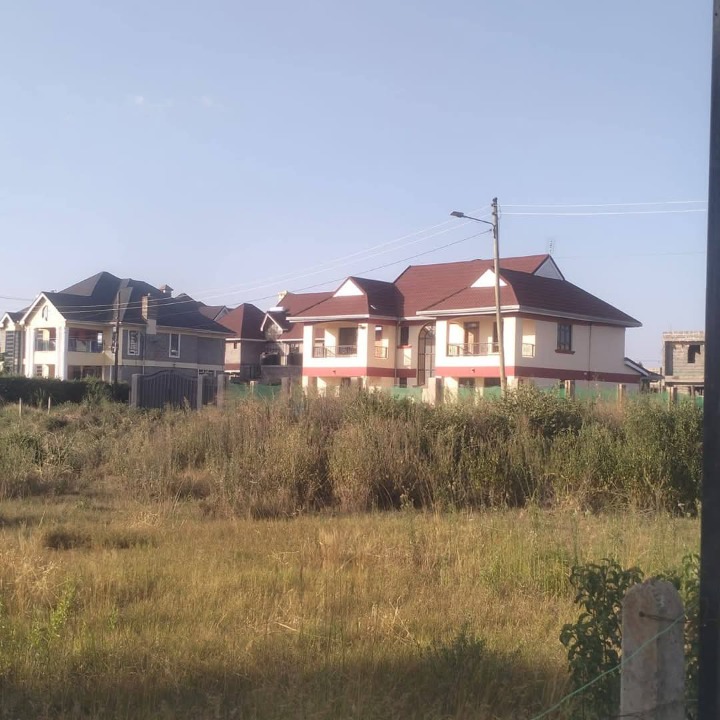 1/8 acre plot for sale in kamakis Ruiru -2.2m