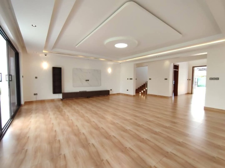 4 bedroom house for sale in Ruiru Tatu city -100m