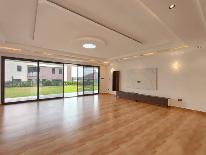 4 bedroom house for sale in Ruiru Tatu city -100m