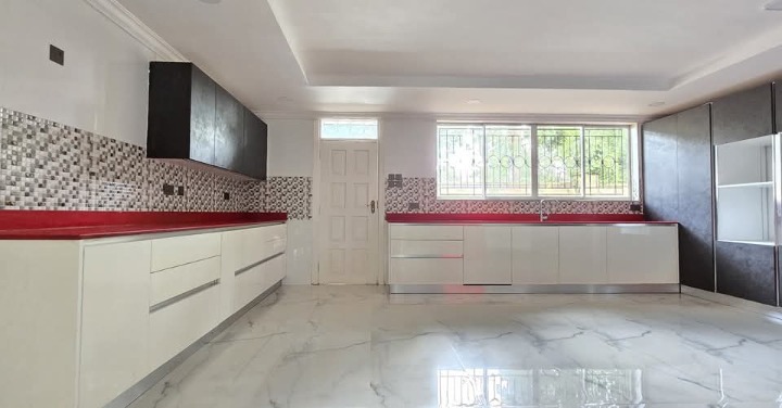 5 bedroom house for rent in Gigiri -650k