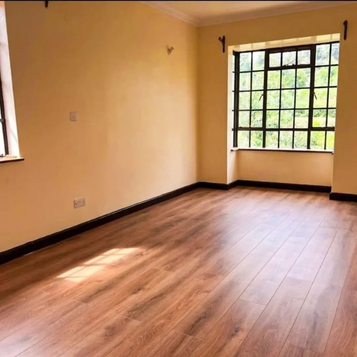 4 bedroom townhouse for sale in Redhills -40m