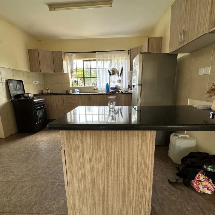 4 bedroom house for rent in Redhills -160k