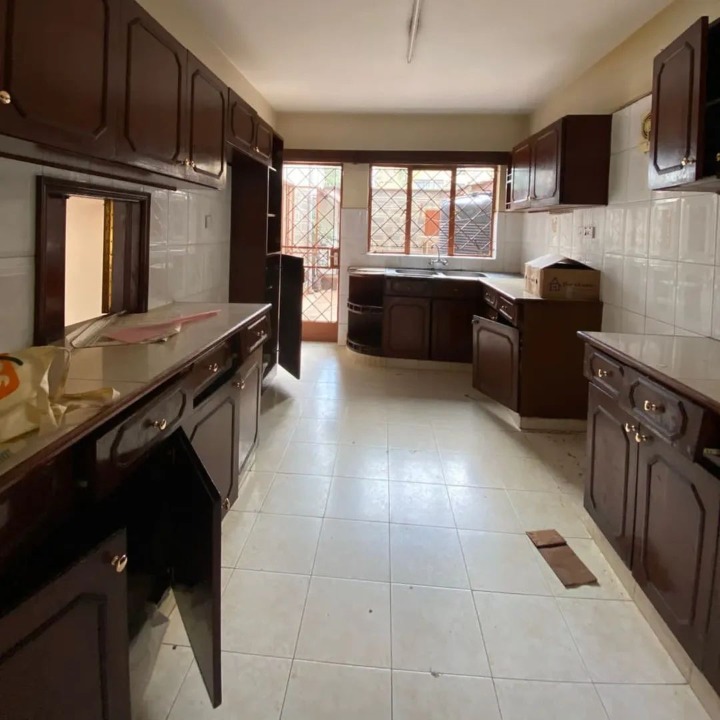4 bedroom apartment for rent in kileleshwa -140k