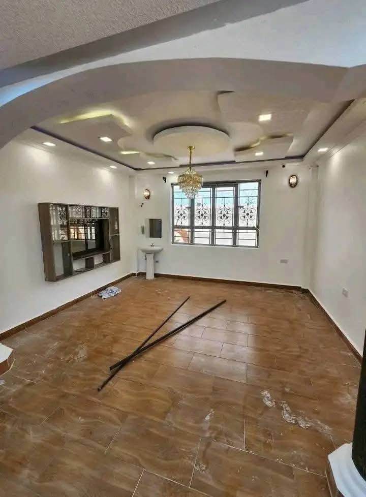 7 bedroom house for rent in utawala near rophine -110k