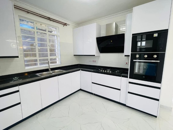 4 bedroom house for sale in Kitengela -16m
