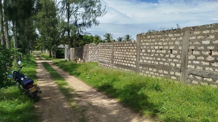 1/2 acre plot for sale in Malindi - mikikenda residence-5.5m