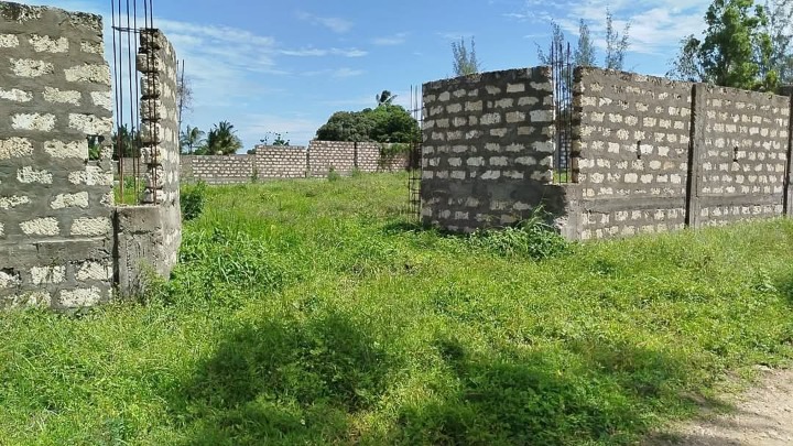 1/2 acre plot for sale in Malindi - mikikenda residence-5.5m
