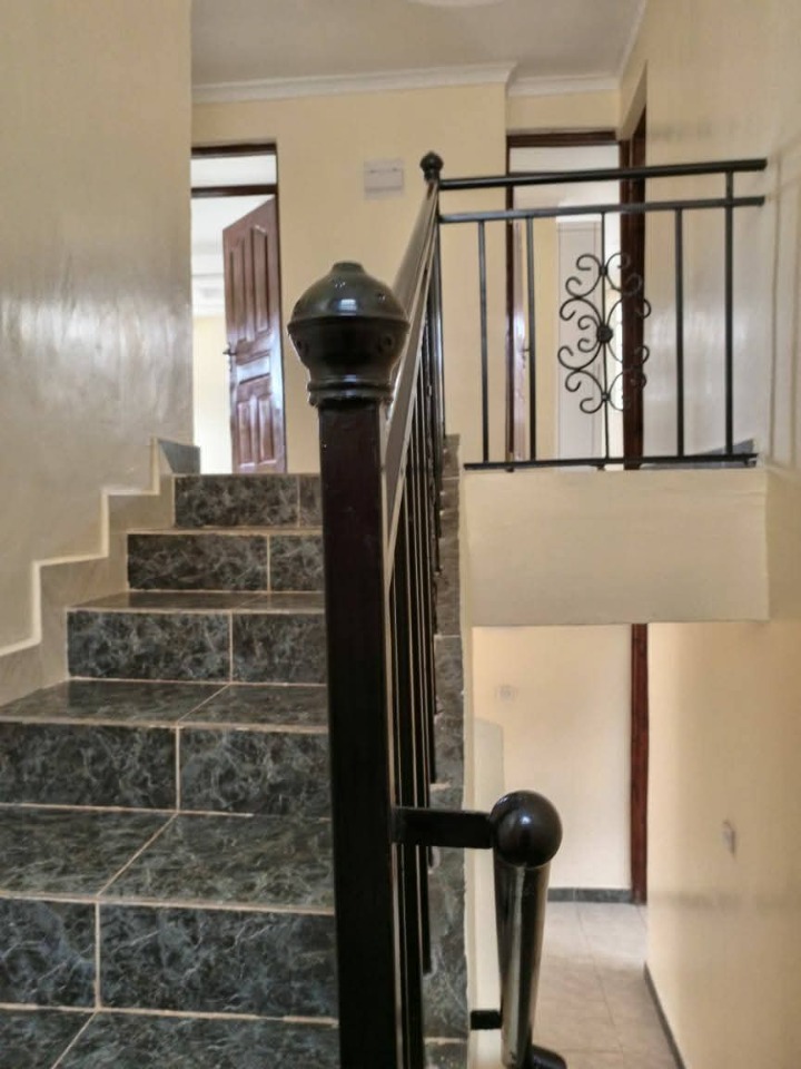 🏡 Elegant 5-Bedroom All Ensuite Maisonettes for Sale – Gated Community, Ongata Rongai
