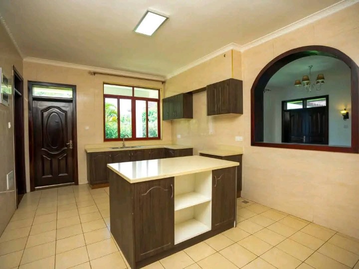 Exquisite 5-Bedroom Villa for Sale in Karen | Gated Estate | DSQ | Garage | Kshs 100M