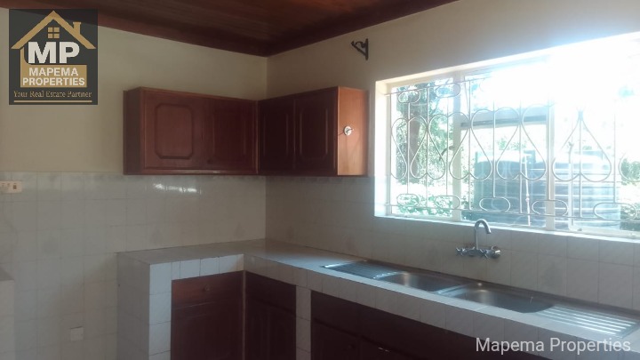 4 Bedroom House with 2 DSQs for Rent – Karen