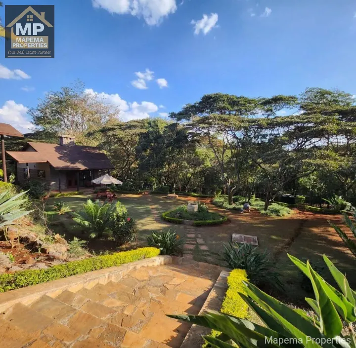 2.5-Acre Luxury Estate with Pool & Guest Wing – Hardy, Karen