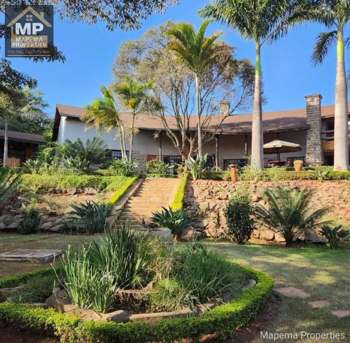 2.5-Acre Luxury Estate with Pool & Guest Wing – Hardy, Karen