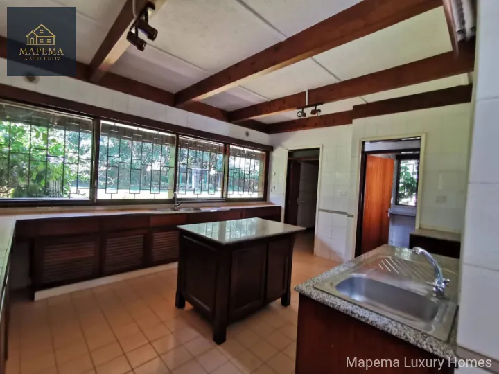 For Rent – Charming 4-Bedroom Rustic Bungalow on 1 Acre | Old Muthaiga, Nairobi