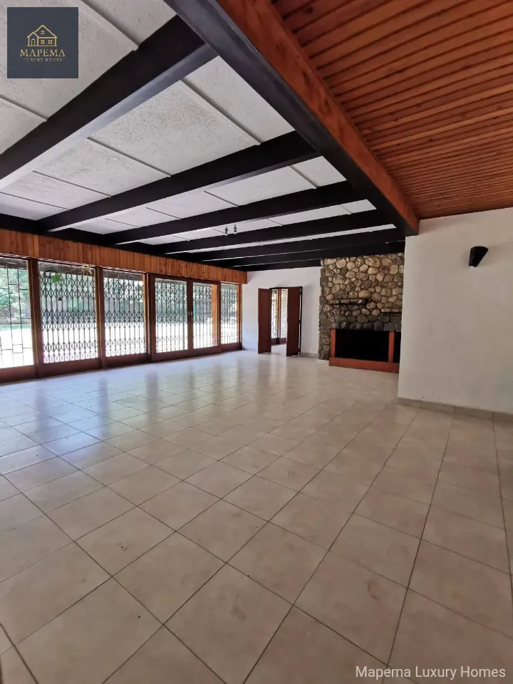 For Rent – Charming 4-Bedroom Rustic Bungalow on 1 Acre | Old Muthaiga, Nairobi