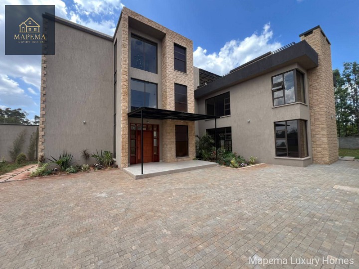 FOR SALE – Elegant 6-Bedroom Villa, Karen (Mukoma Road) Price: USD 1,000,000 / Ksh 130,000,000