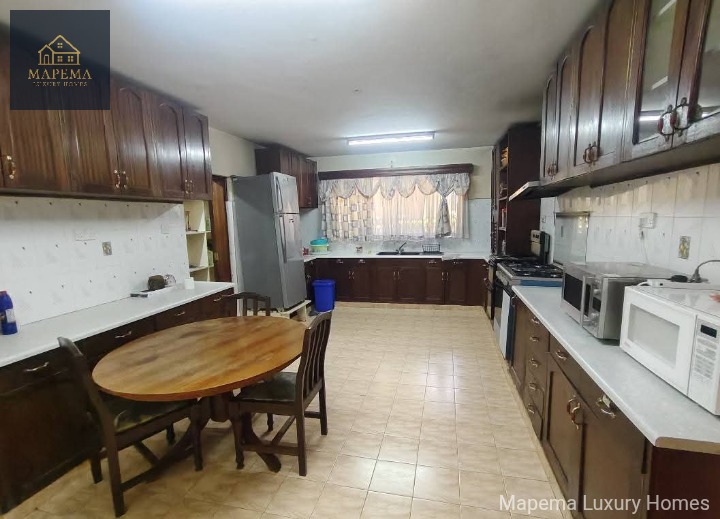 6-Bedroom House on 2 Acres to Let – Karen Plains