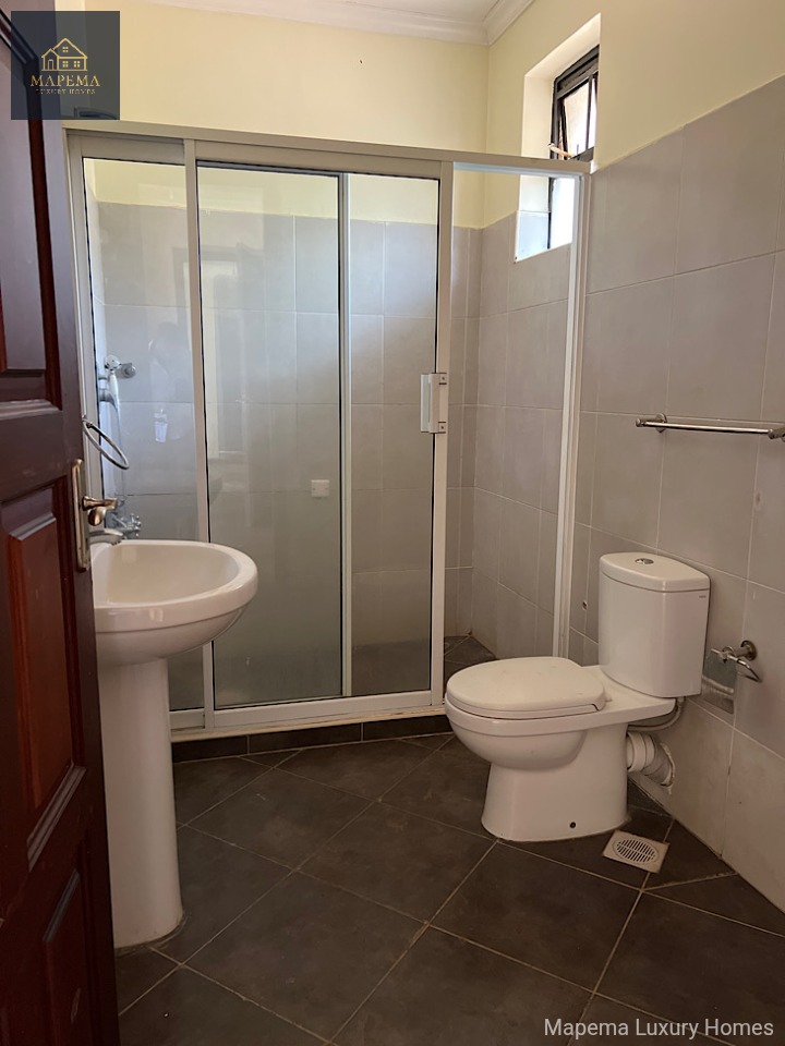 5-Bedroom Maisonette with DSQ for Lease – Karen Bomas