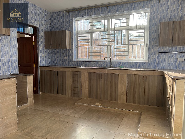 Luxury 5-Bedroom All En-Suite Home for Rent in Karen – Rhino Park Road